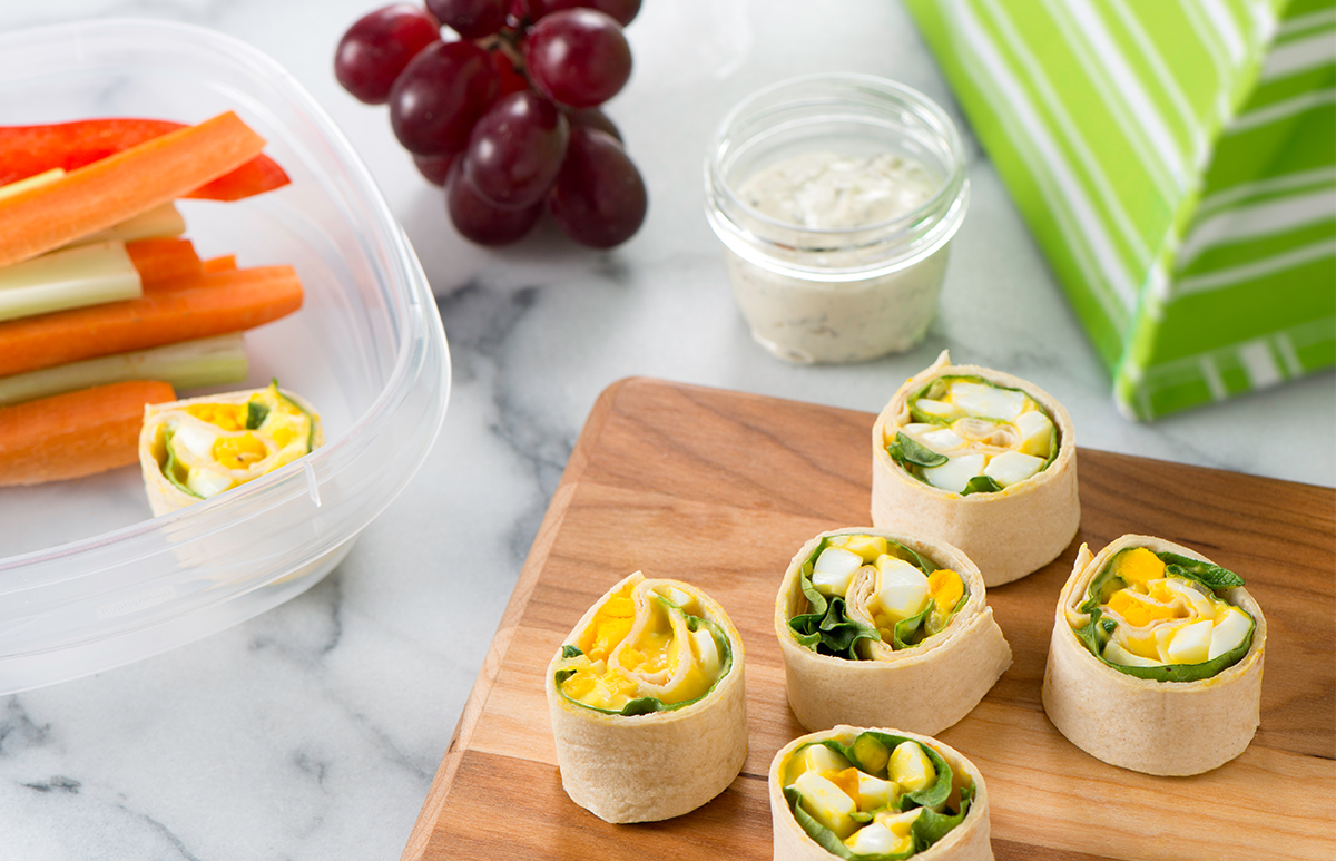 Egg-Vegetable Salad Wraps
