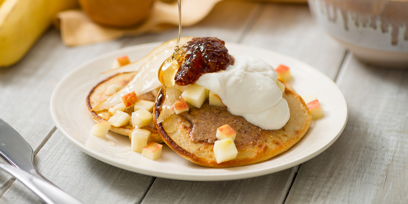 Banana Oat Pancakes - Eggs.ca