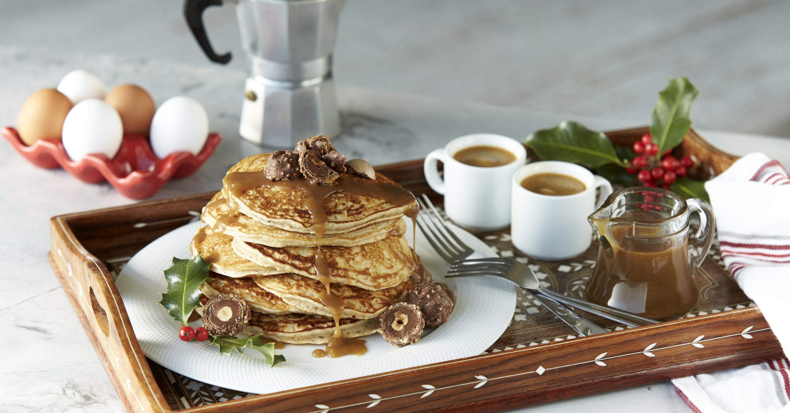 Eggnog and Caramel Holiday Pancakes - Eggs.ca