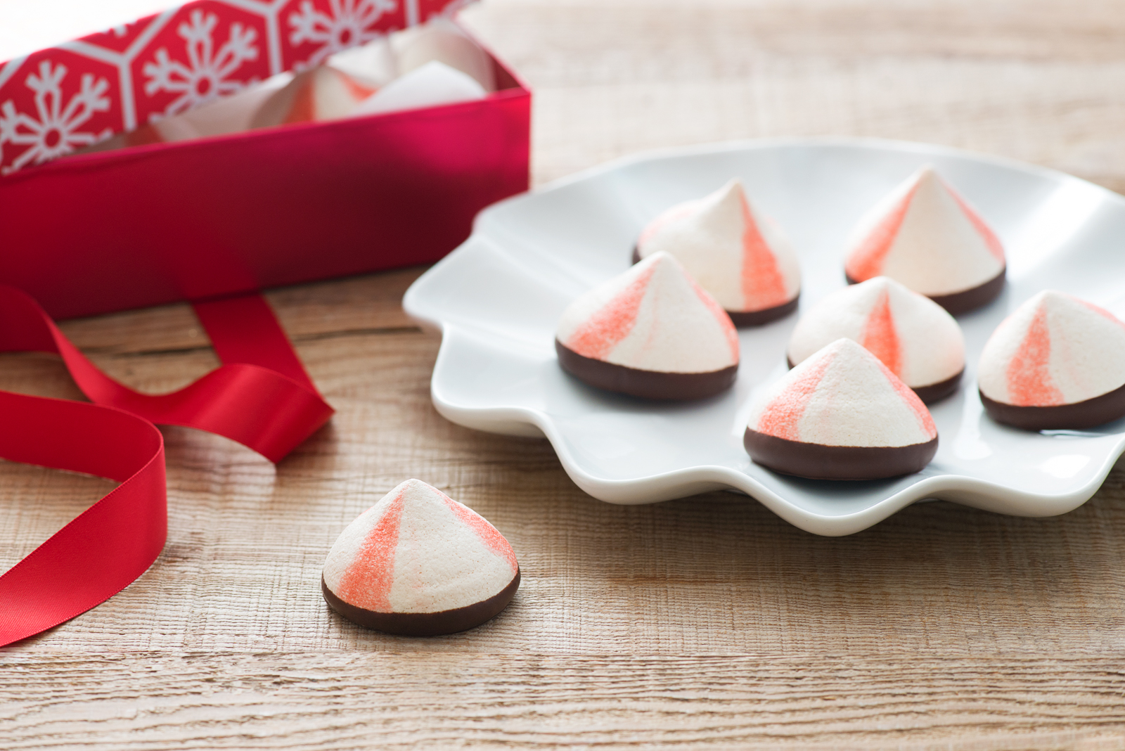 Chocolate-Dipped Peppermint Meringues - Eggs.ca