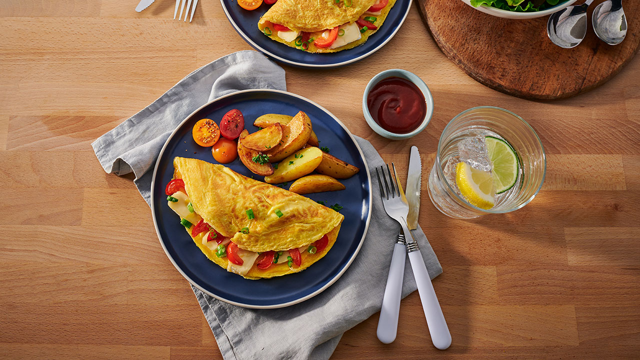 Brie and Red Pepper Omelettes - Eggs.ca