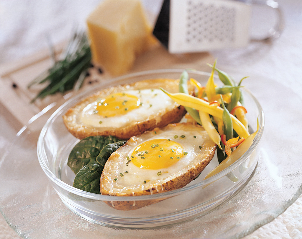 Eggs in a Baked Potato - Eggs.ca