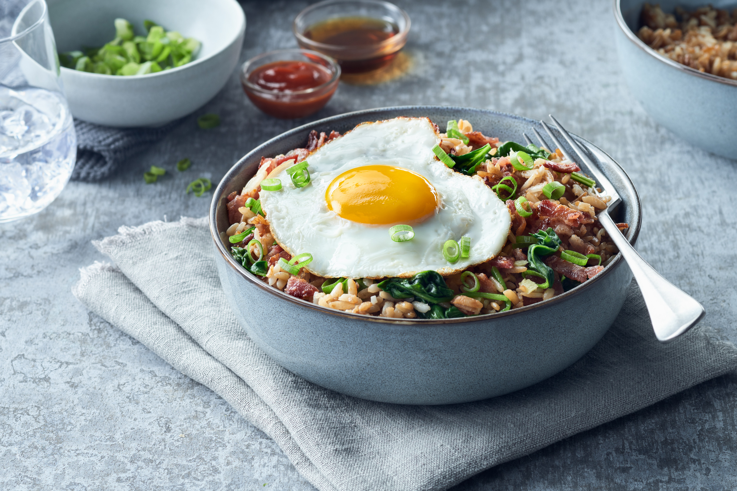 Easy Spinach and Bacon Fried Rice - Eggs.ca