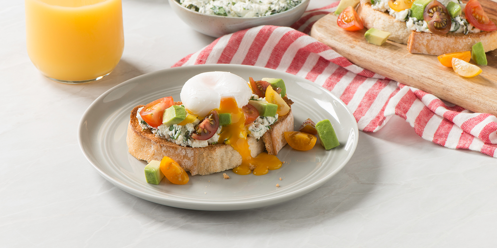 Herbed Ricotta and Poached Egg Tartine - Eggs.ca