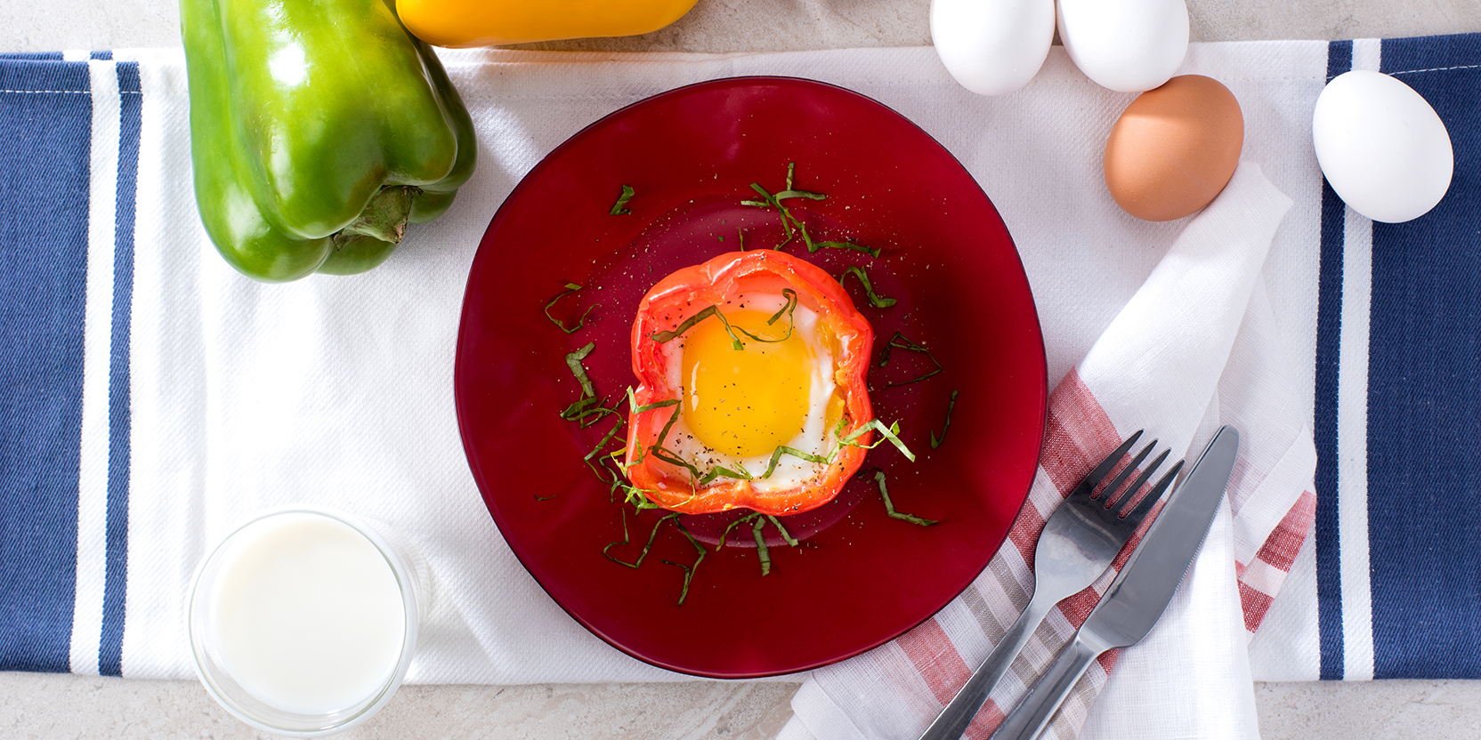 Microwaved Egg-Stuffed Peppers - Eggs.ca