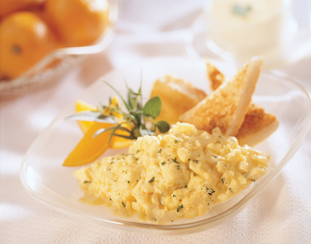 Scrambled Eggs with Fine Herbs - Eggs.ca