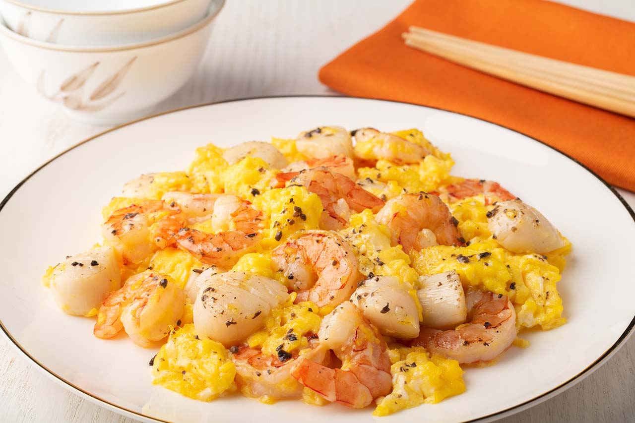 Scrambled Eggs with Truffle, Scallops and Shrimps - Eggs.ca