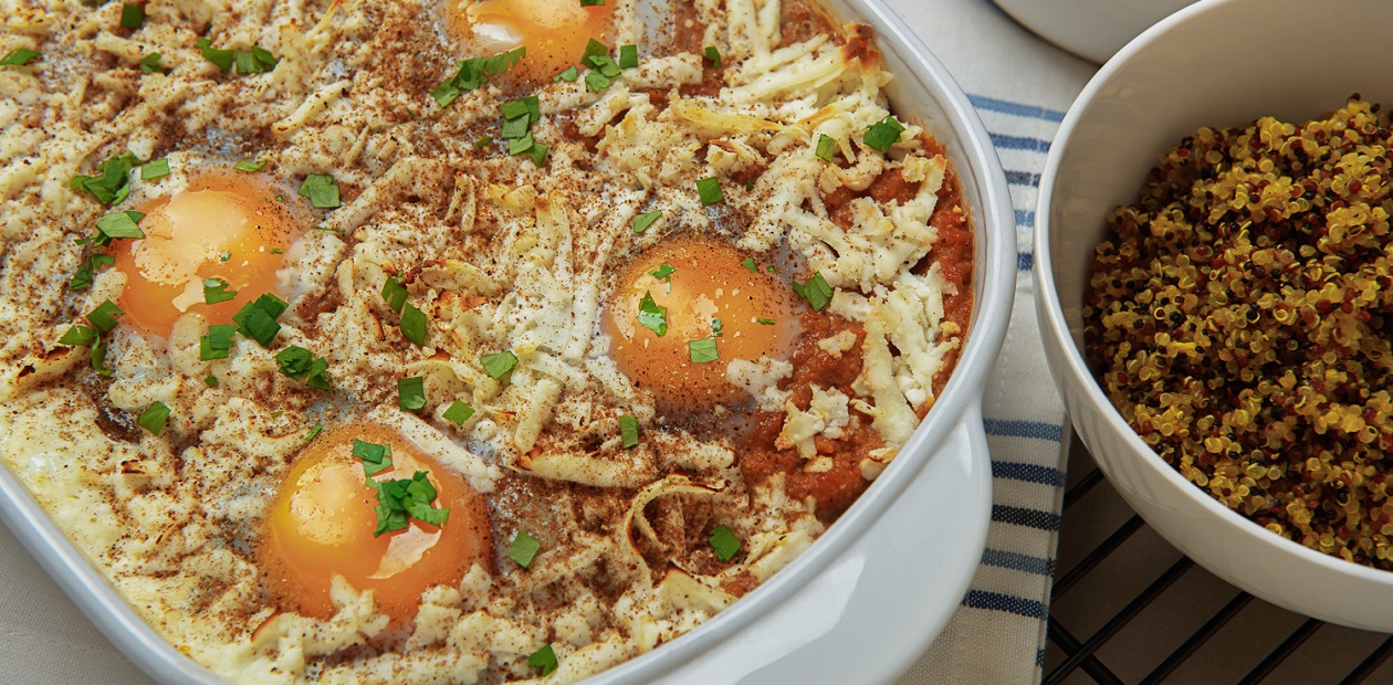 Tikka Masala Baked Eggs on Curried Garlic Quinoa - Eggs.ca