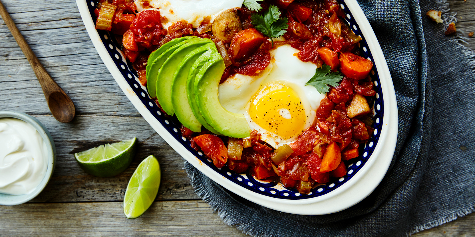 Vegetarian Chili with Baked Eggs - Eggs.ca
